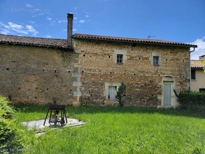 Maison à SAUZE-VAUSSAIS