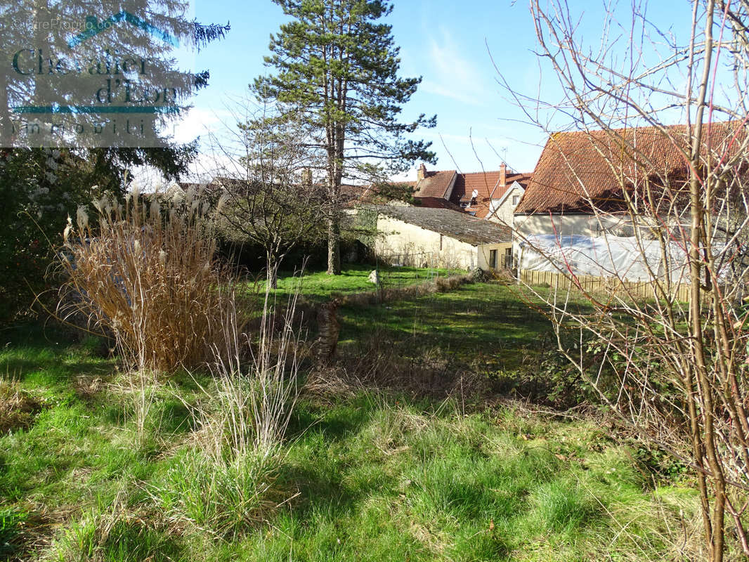 Maison à RAVIERES