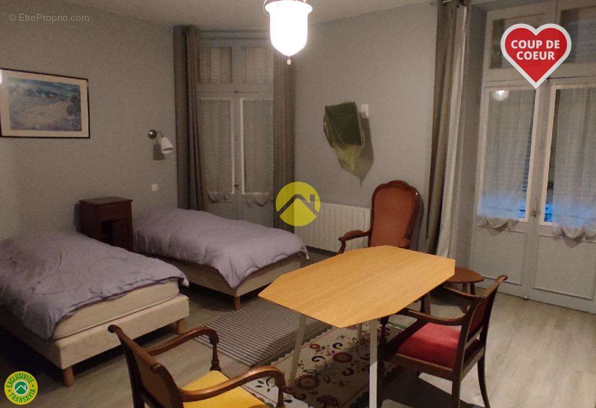 Appartement à BOURBON-L&#039;ARCHAMBAULT