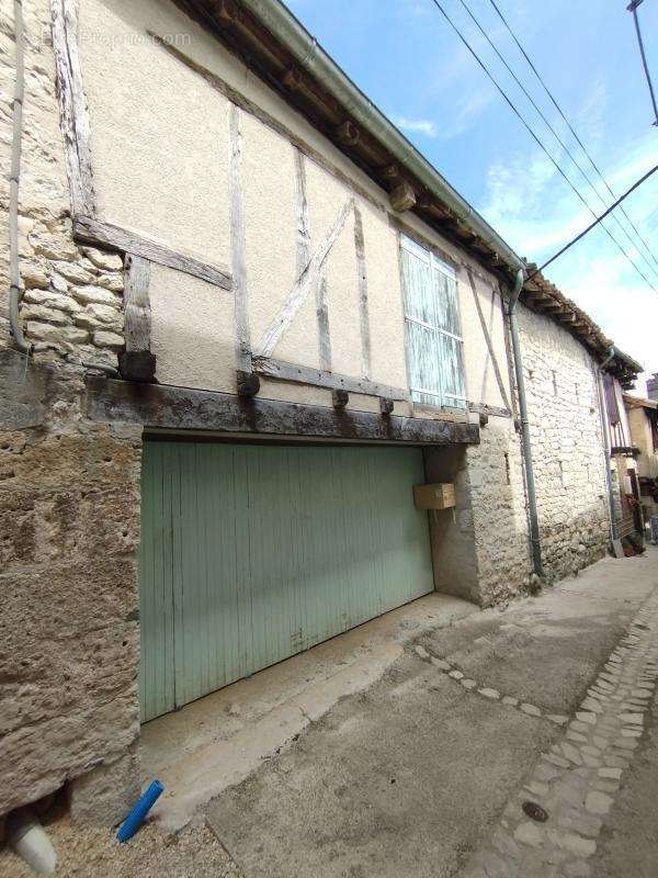 Maison à MONTPEZAT-DE-QUERCY