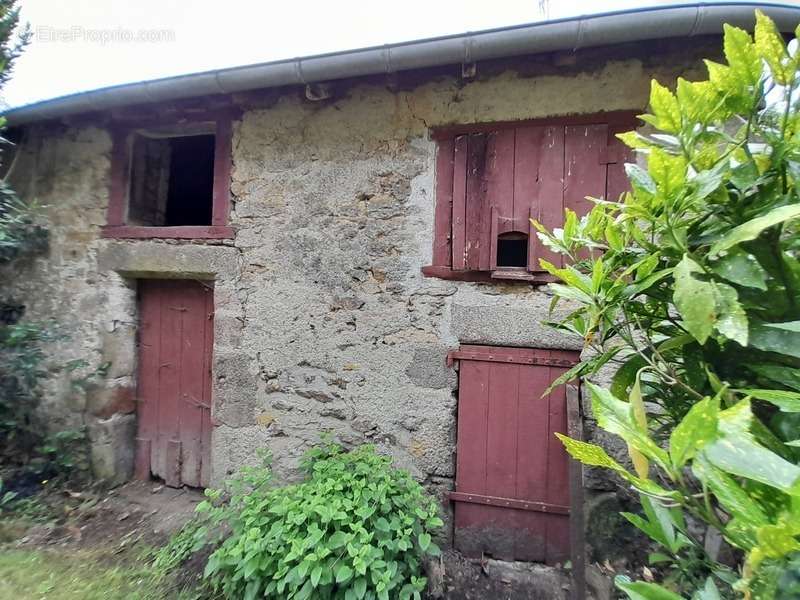 Maison à MAILHAC-SUR-BENAIZE