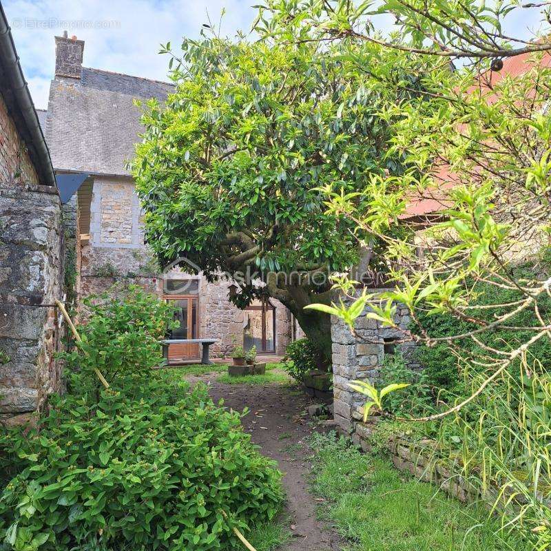 Maison à LIGNIERES-ORGERES