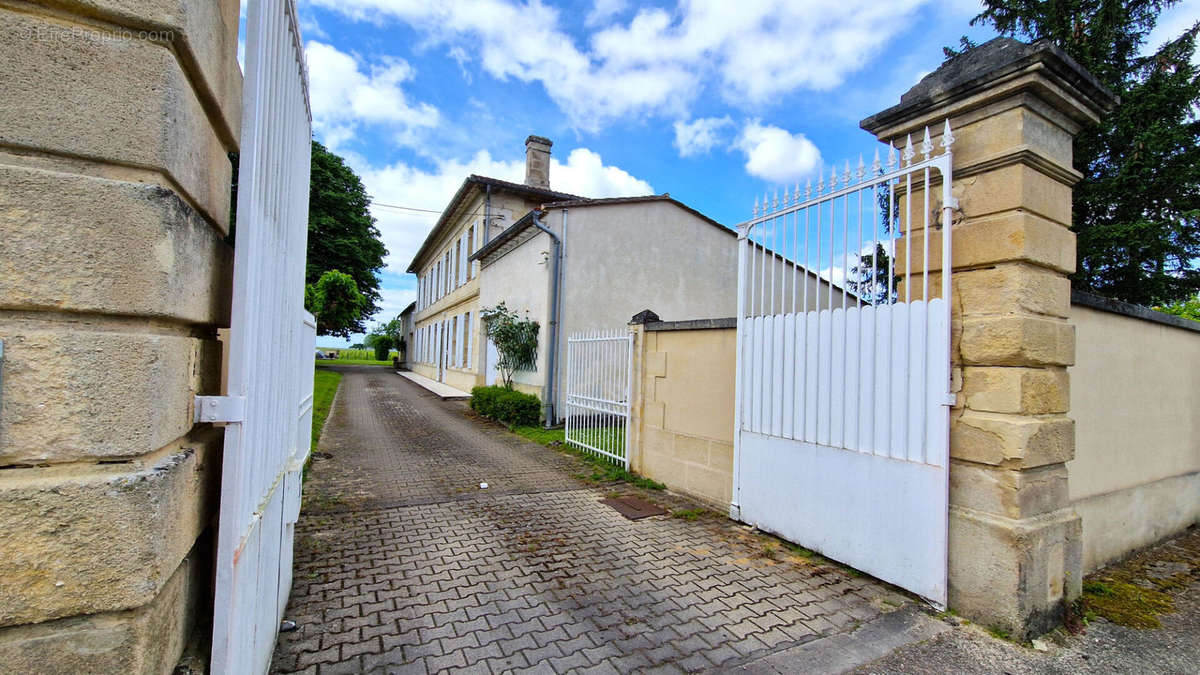 Maison à SAINT-EMILION