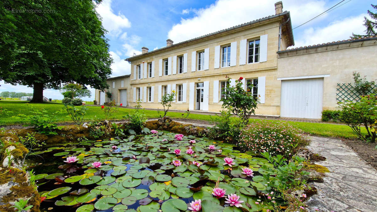 Maison à SAINT-EMILION