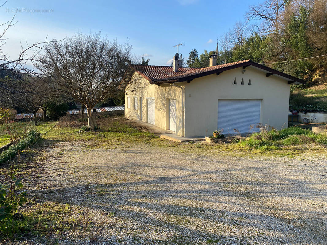 Maison à LE TOURNE