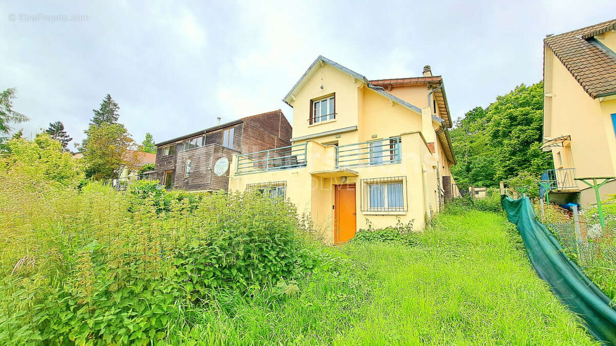 Maison à MONTSOULT