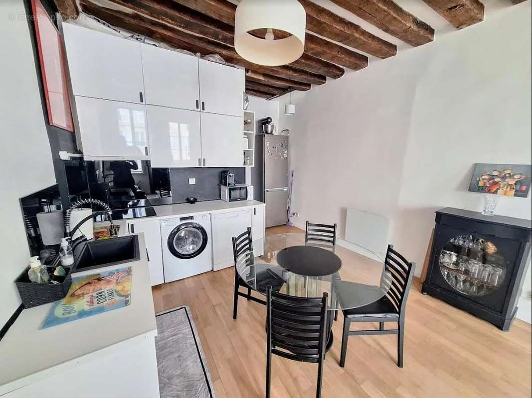 Appartement à PARIS-4E