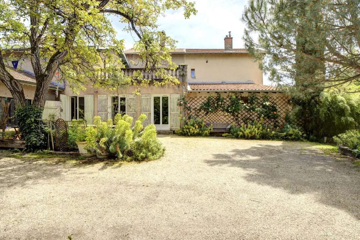 Maison à SAINTE-FOY-LES-LYON