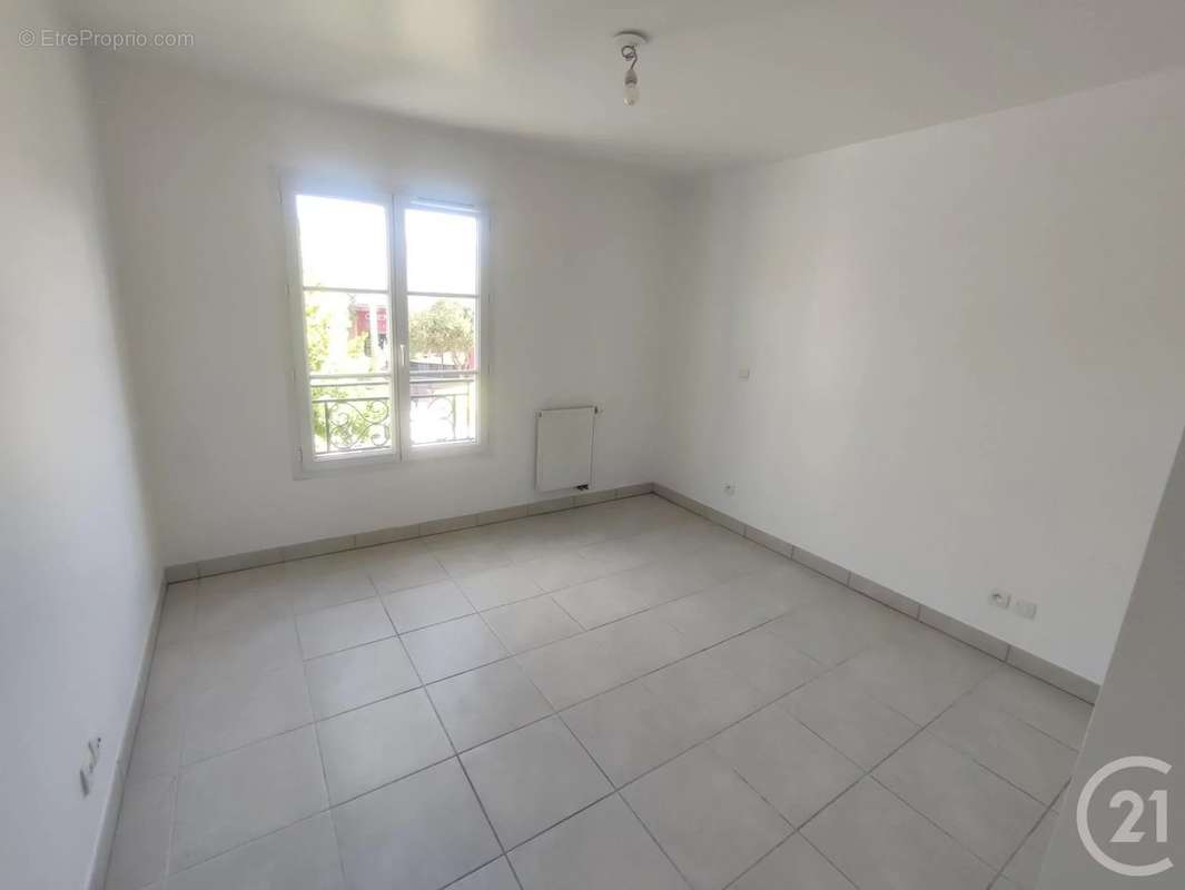 Appartement à ROQUEFORT-LES-PINS