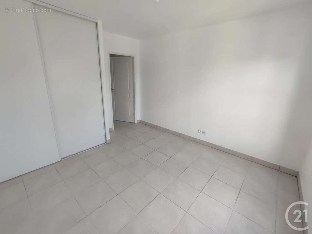 Appartement à ROQUEFORT-LES-PINS