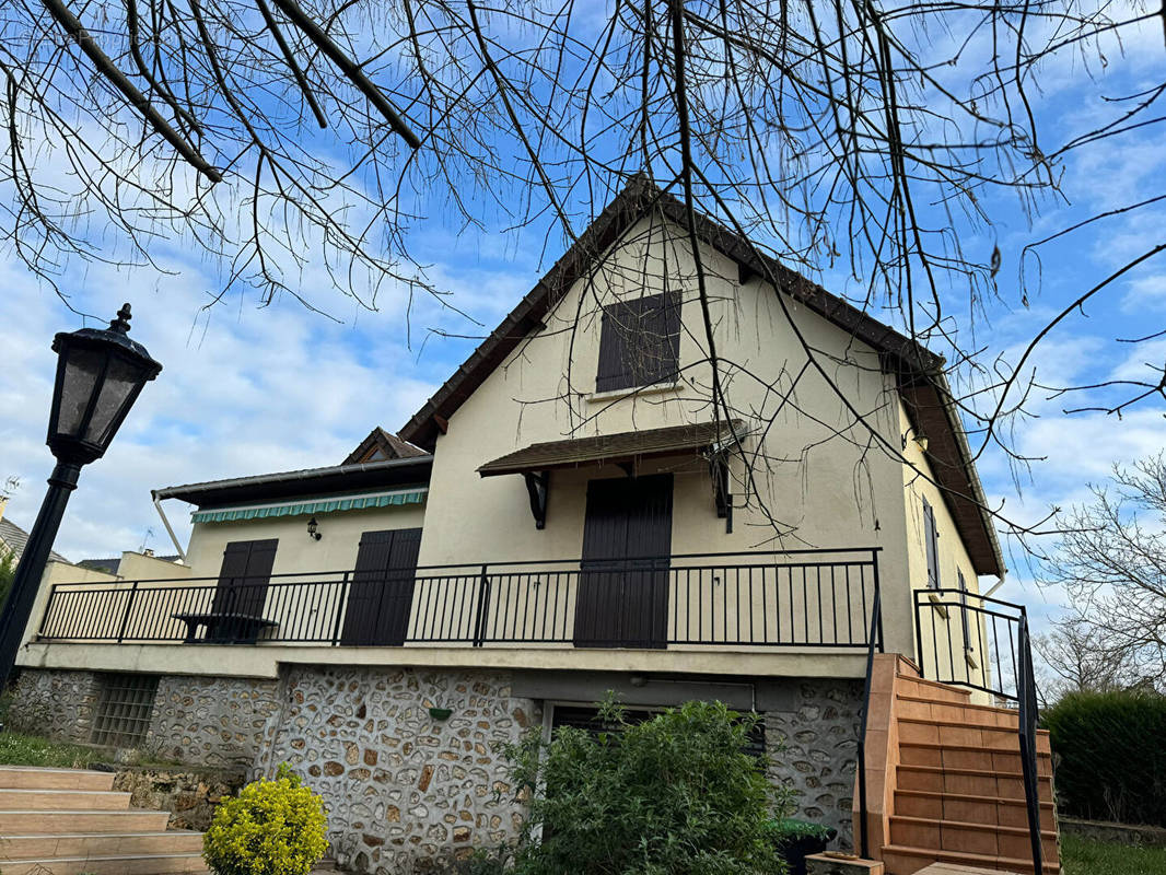 Maison à VILLIERS-SUR-ORGE