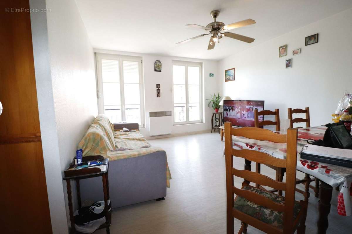 Appartement à VIC-SUR-SEILLE