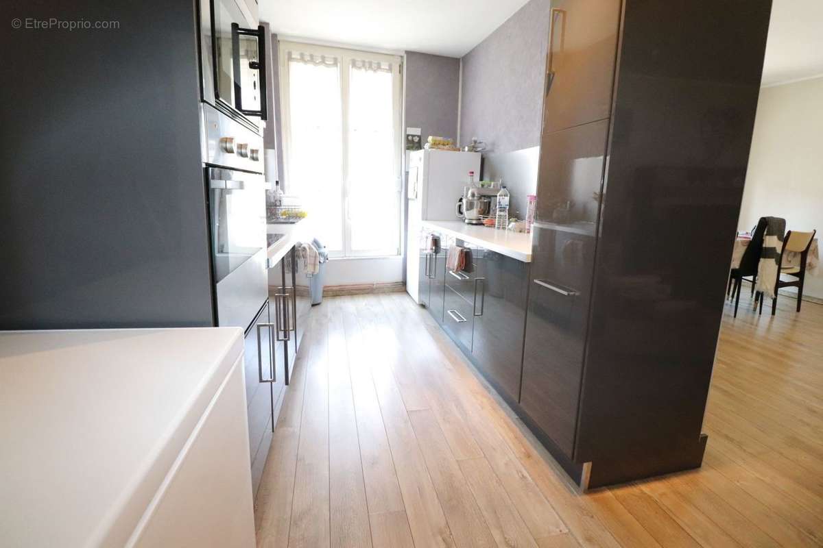 Appartement à VIC-SUR-SEILLE