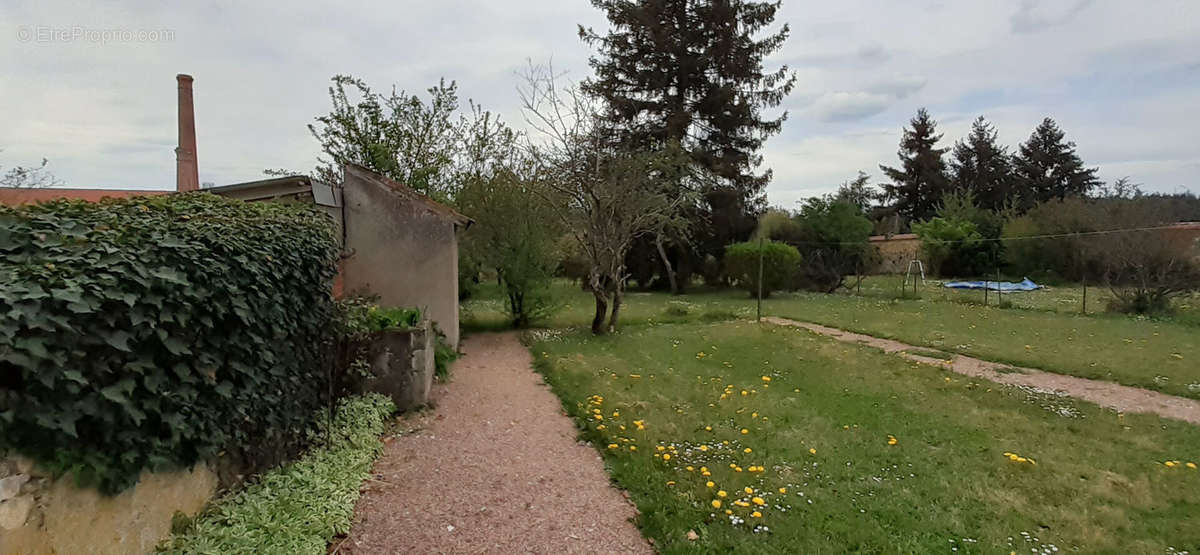 Maison à LA GUERCHE-SUR-L&#039;AUBOIS