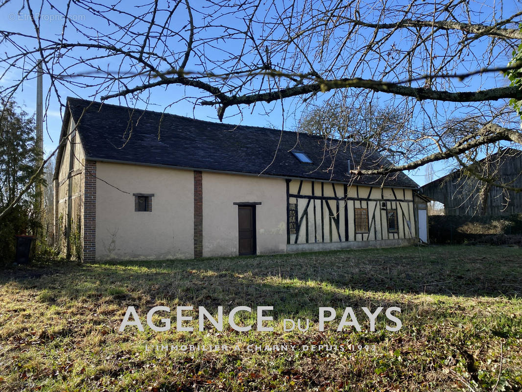 Maison à CHARNY