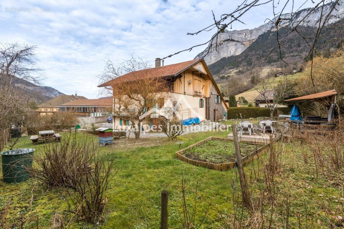 Maison à LE PETIT-BORNAND-LES-GLIERES