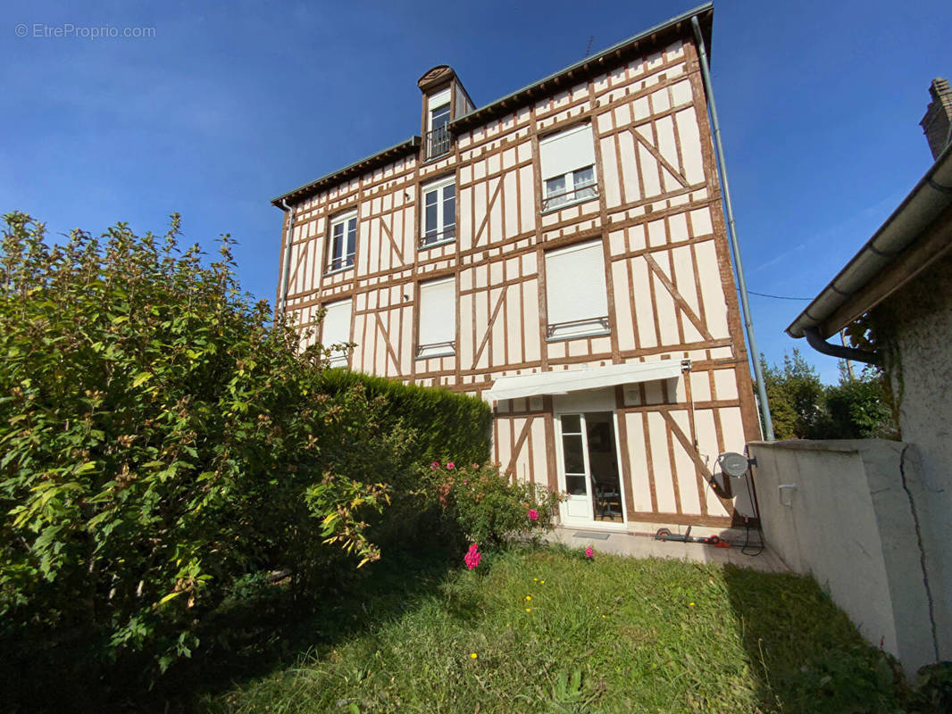 Appartement à SAINTE-SAVINE