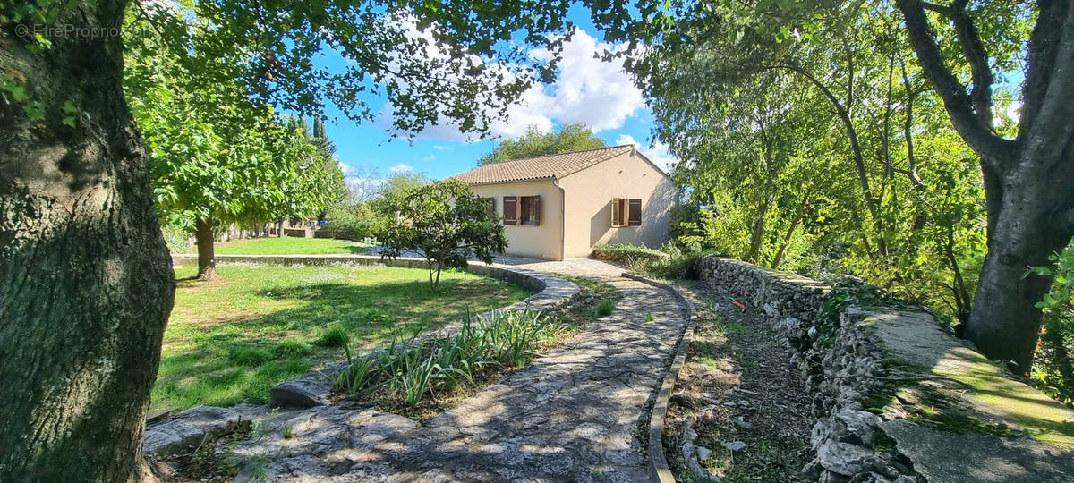 Maison à VIOLS-EN-LAVAL