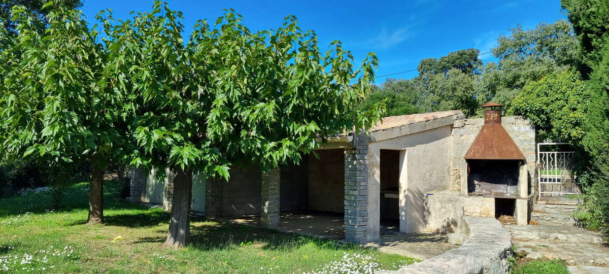 Maison à VIOLS-EN-LAVAL