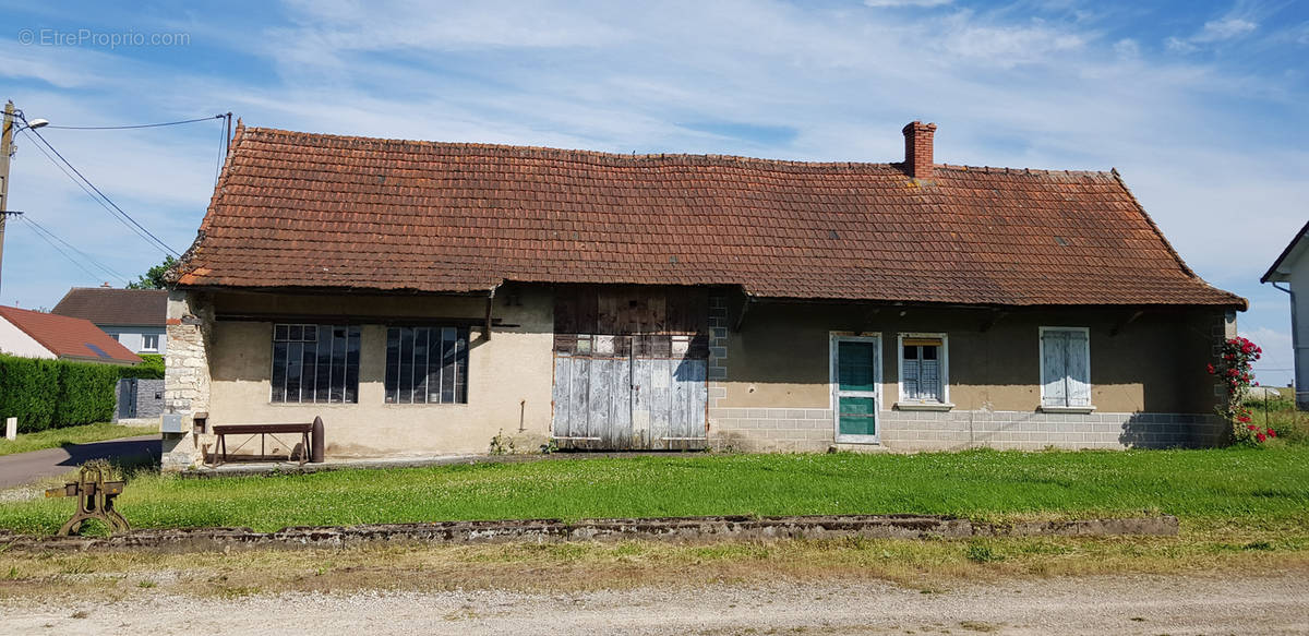 Maison à VERDUN-SUR-LE-DOUBS