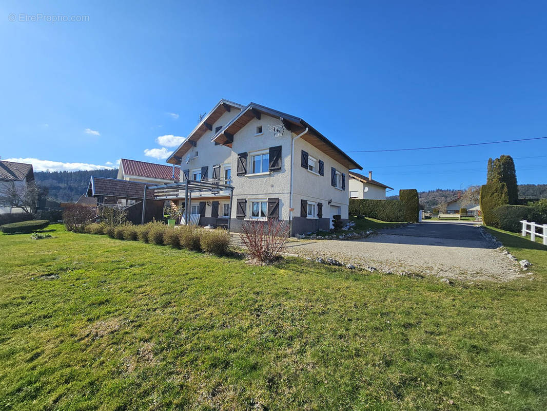 Maison à ORCHAMPS-VENNES