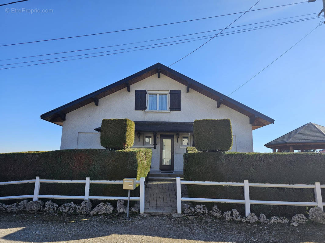 Maison à ORCHAMPS-VENNES