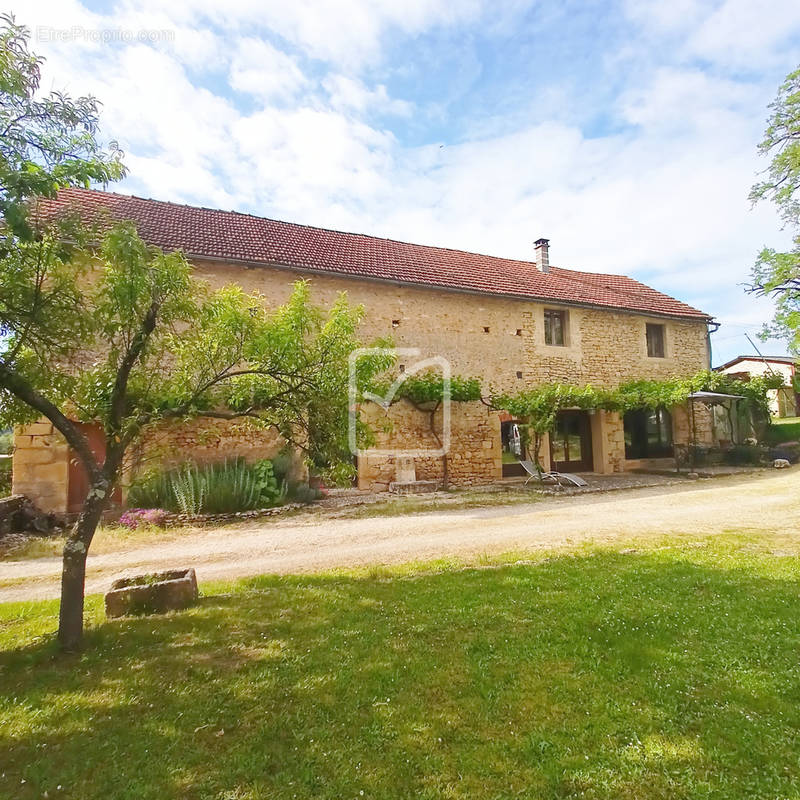 Maison à MONTIGNAC