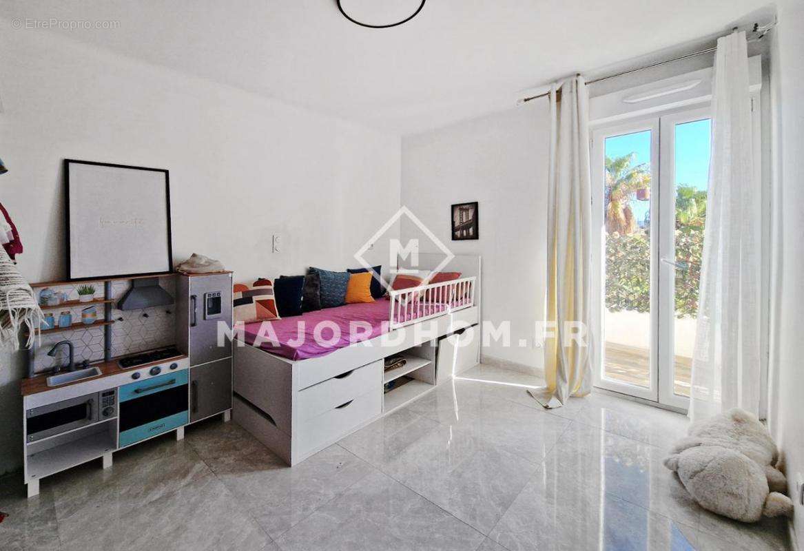 Appartement à MARSEILLE-5E