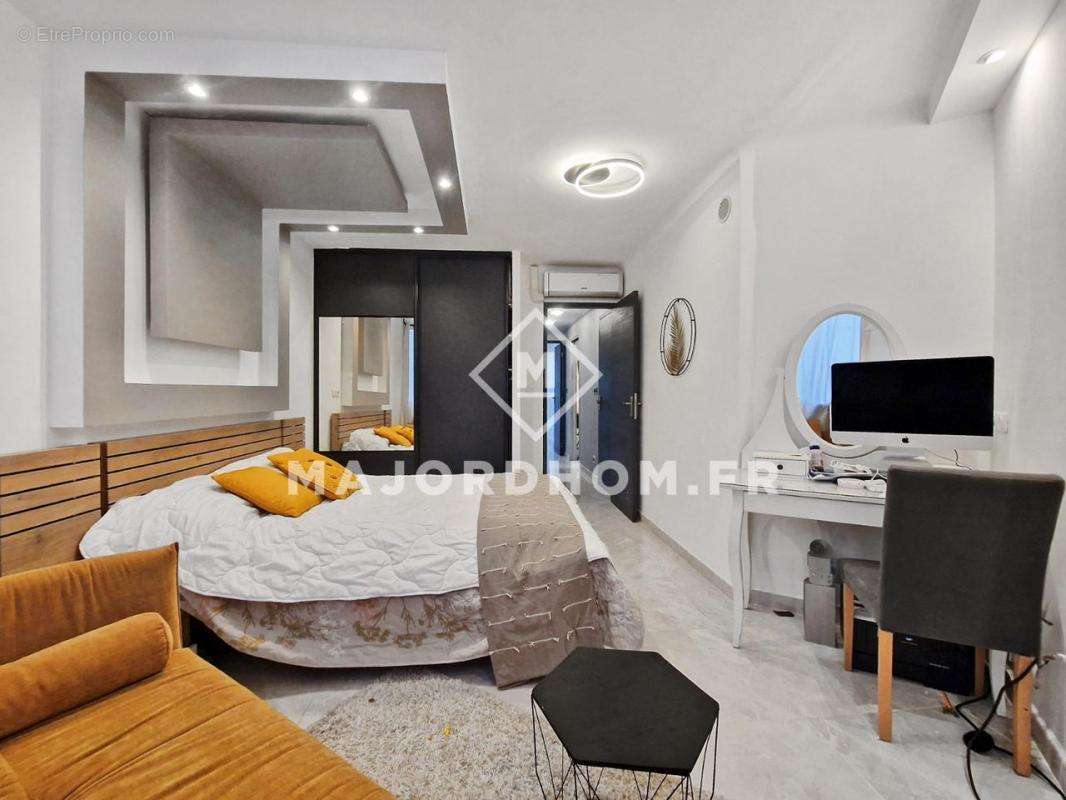 Appartement à MARSEILLE-5E