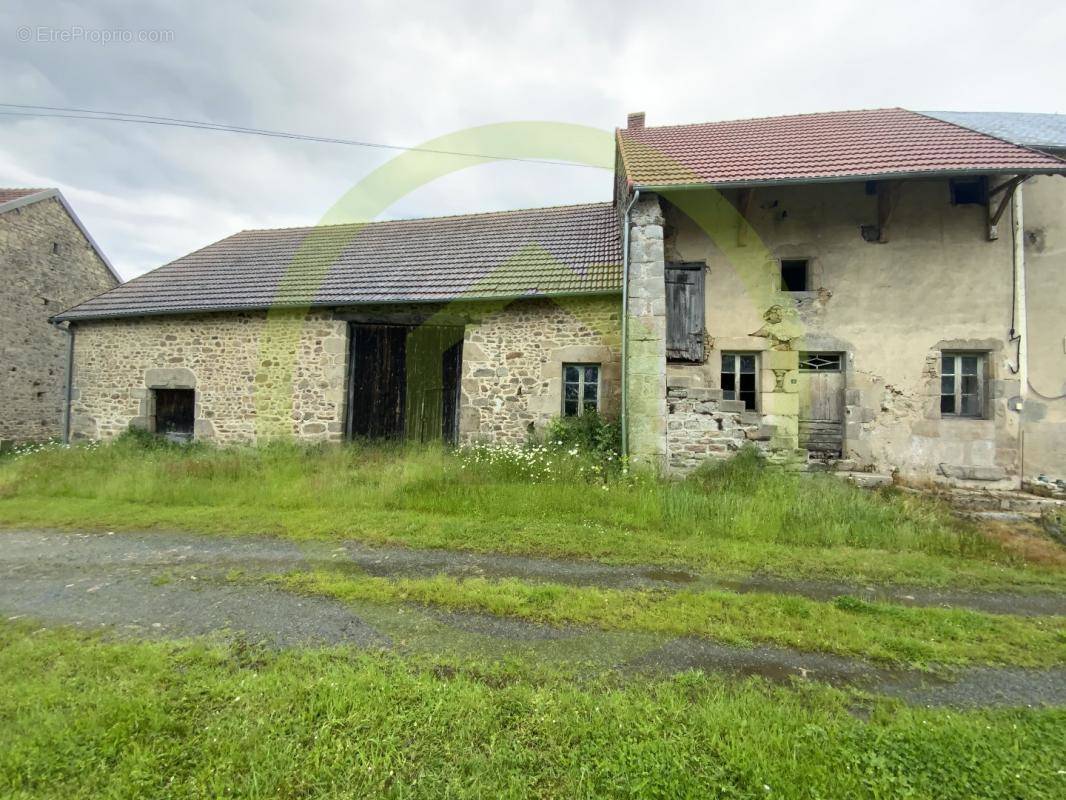 Maison à ROCHES