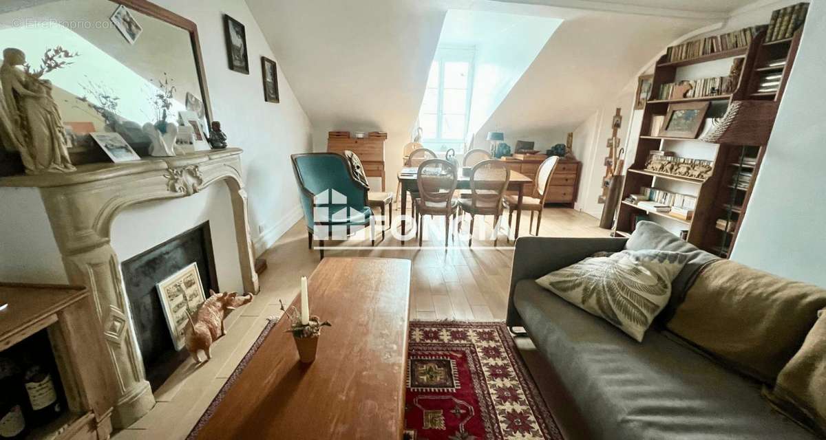 Appartement à VERSAILLES