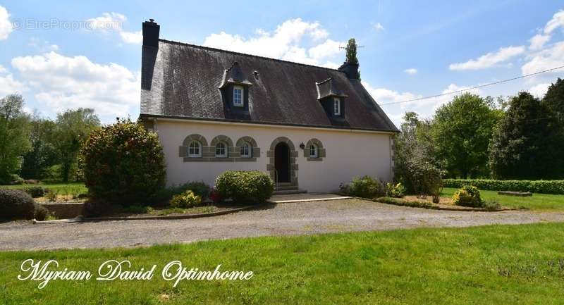 Maison à PLOUGUERNEVEL