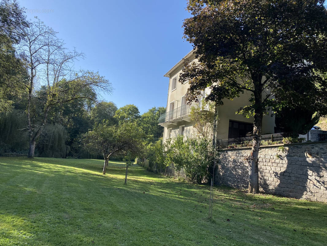 Maison à PIERRE-BUFFIERE