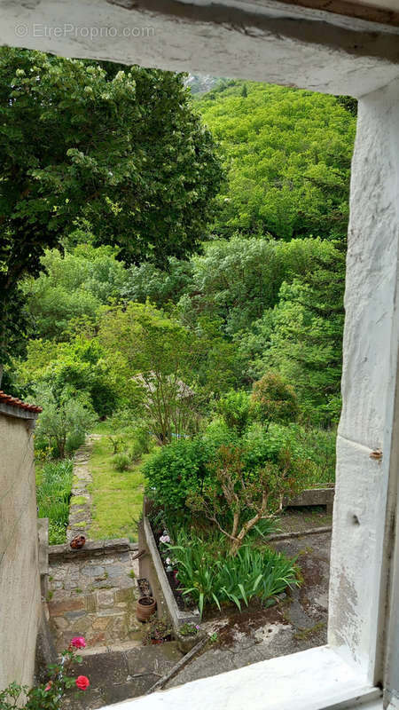 Maison à CASTANET-LE-HAUT