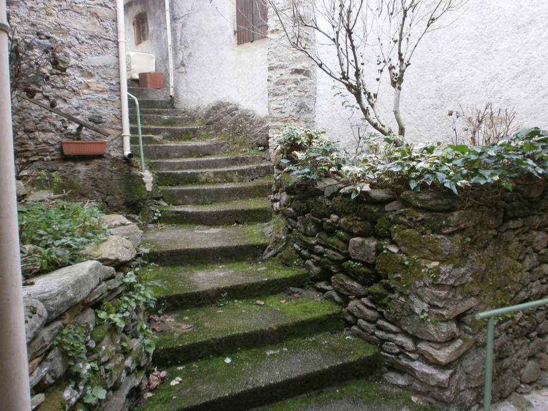 Maison à CASTANET-LE-HAUT