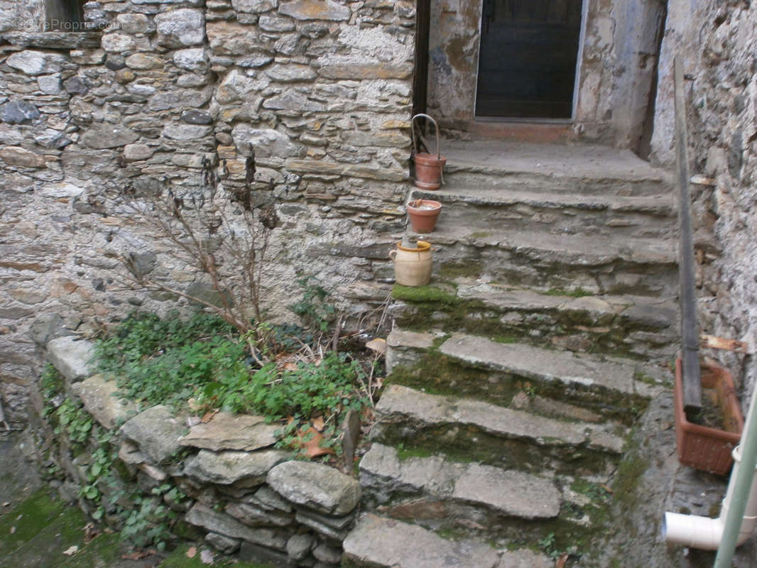 Maison à CASTANET-LE-HAUT