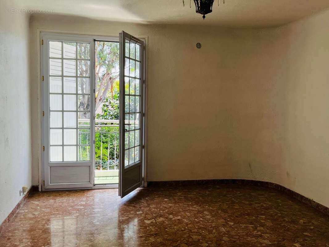 Appartement à MOUGINS