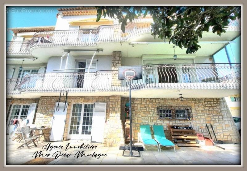 Appartement à MOUGINS