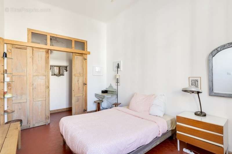 Appartement à MARSEILLE-1E