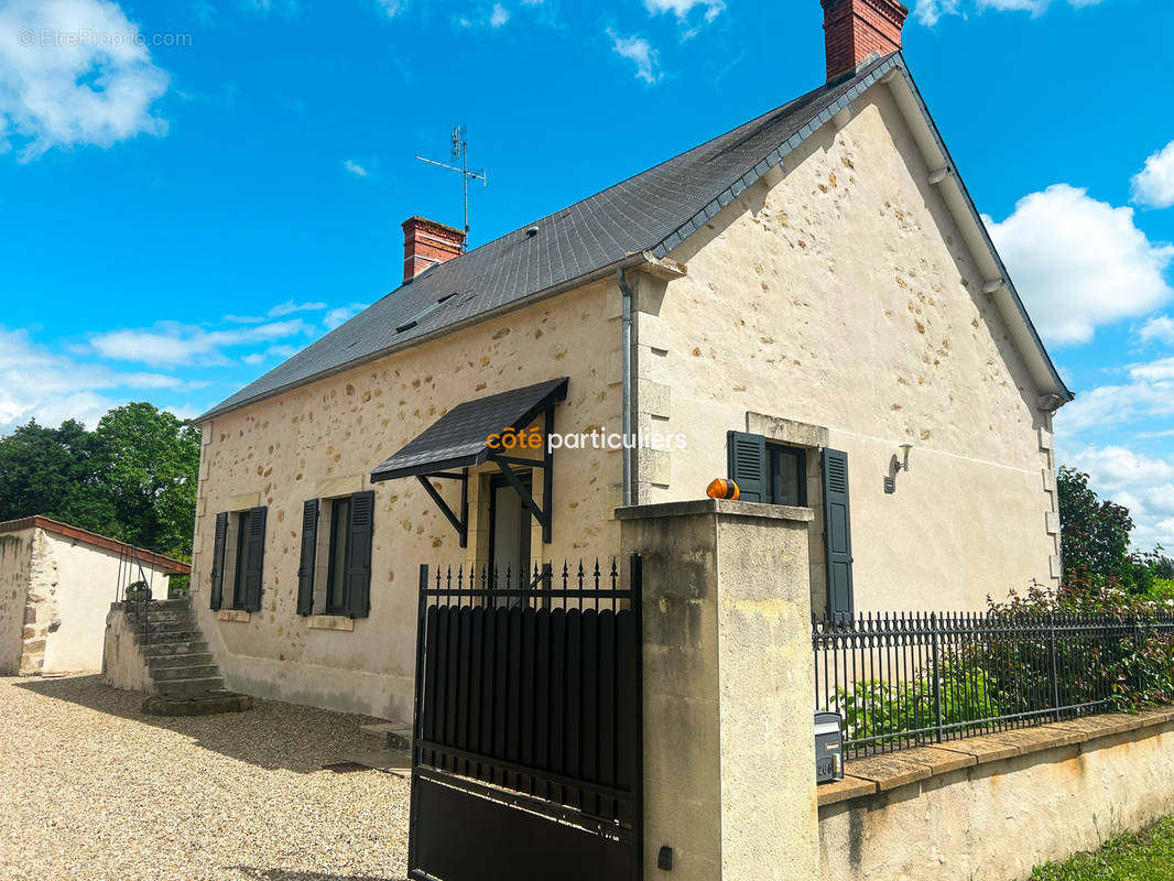 Maison à SAINT-PIERRE-LES-ETIEUX