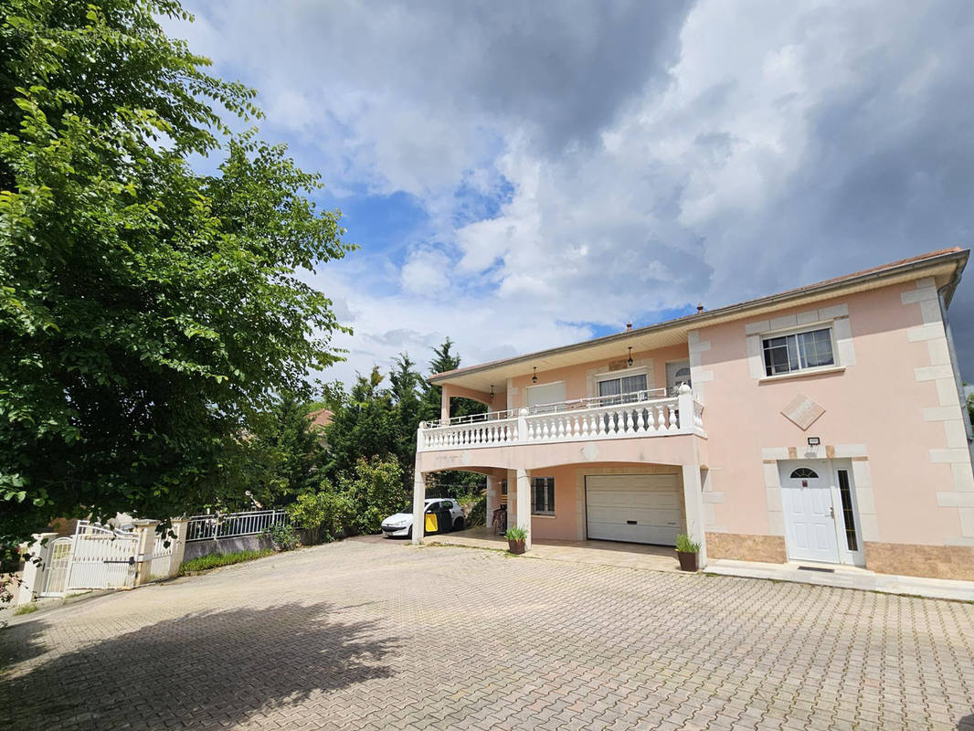 Maison à ROUSSILLON