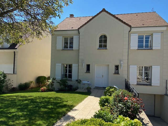 Maison à CHENNEVIERES-SUR-MARNE