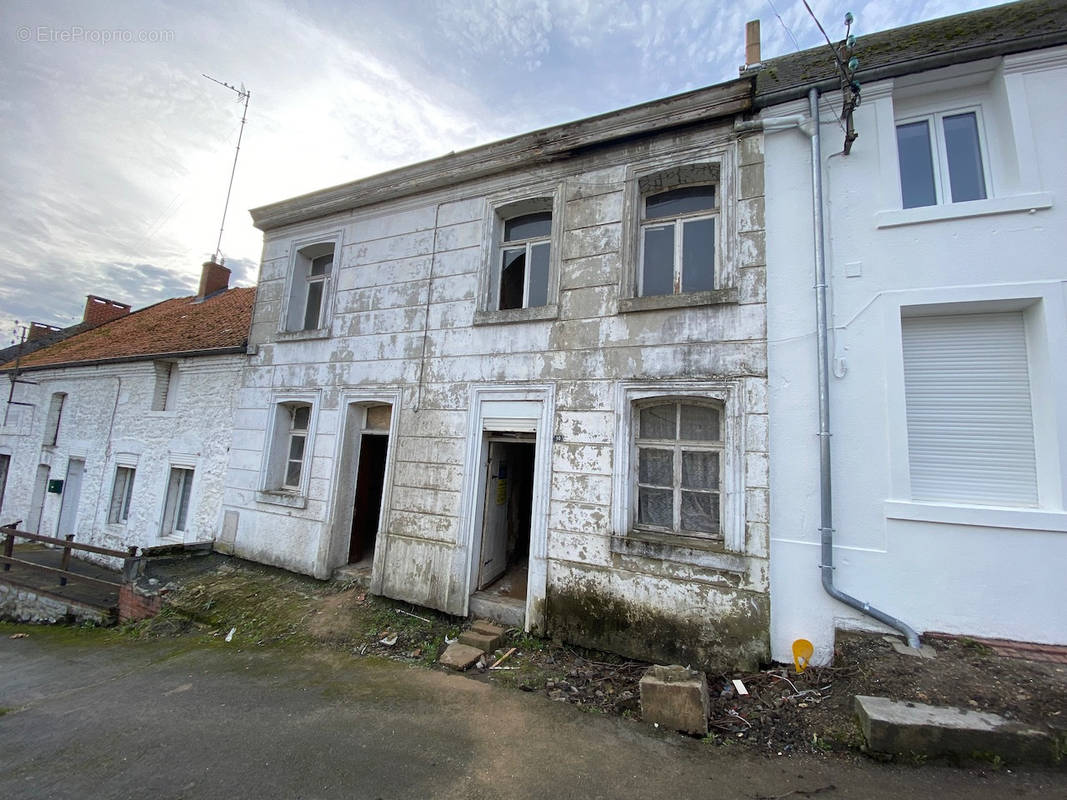 Maison à COUSOLRE