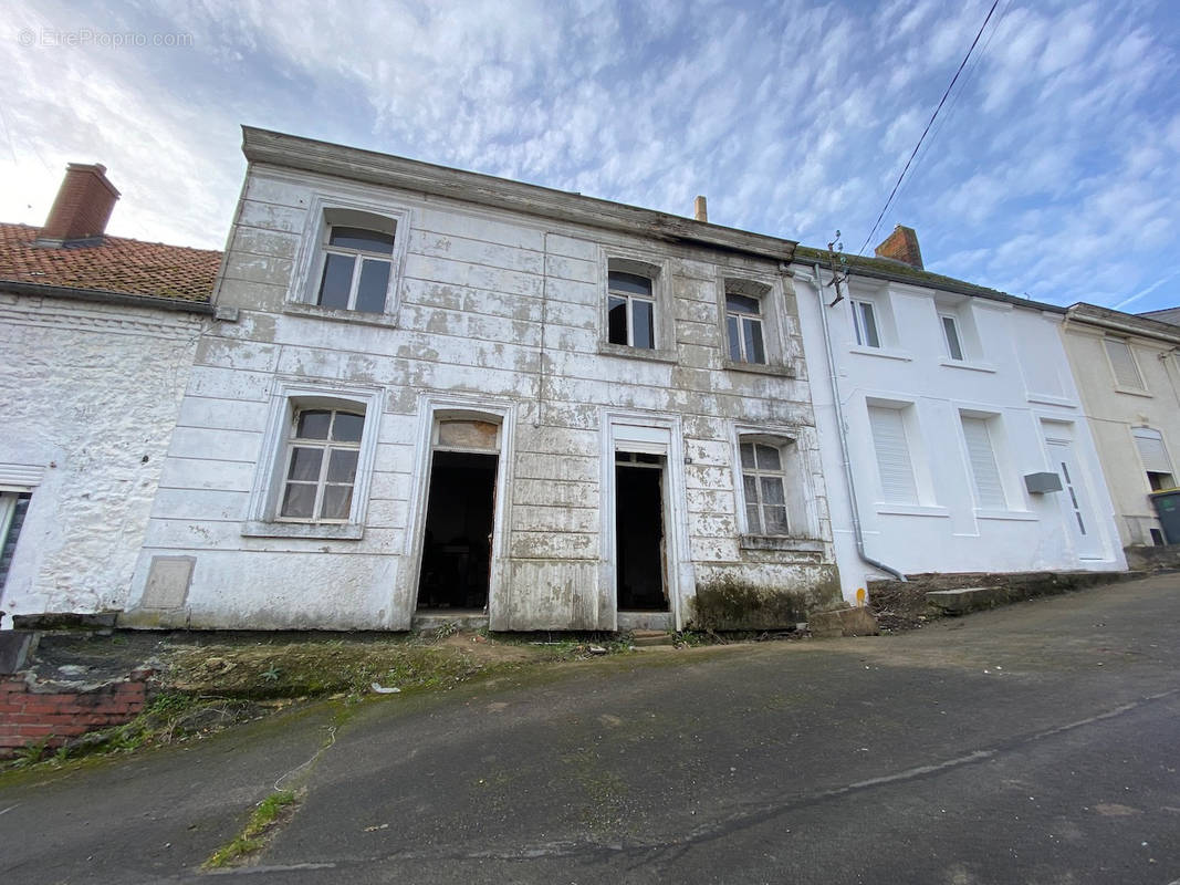 Maison à COUSOLRE