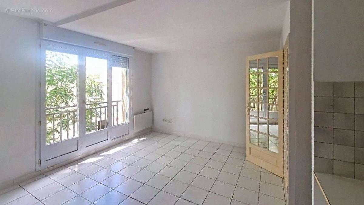 Photo 1 - Appartement à JUVIGNAC