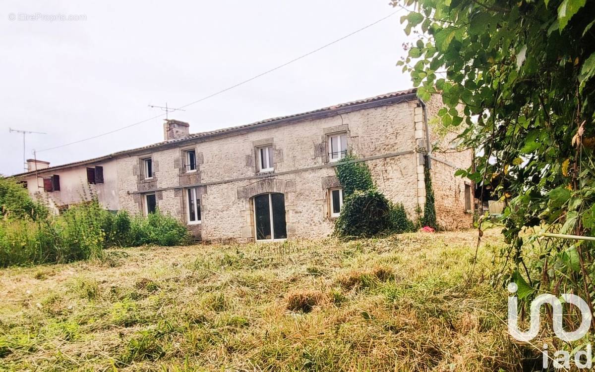 Photo 1 - Maison à SAINT-SULPICE-DE-COGNAC