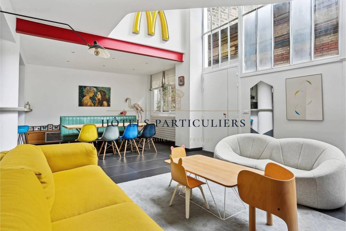 Appartement à PARIS-17E