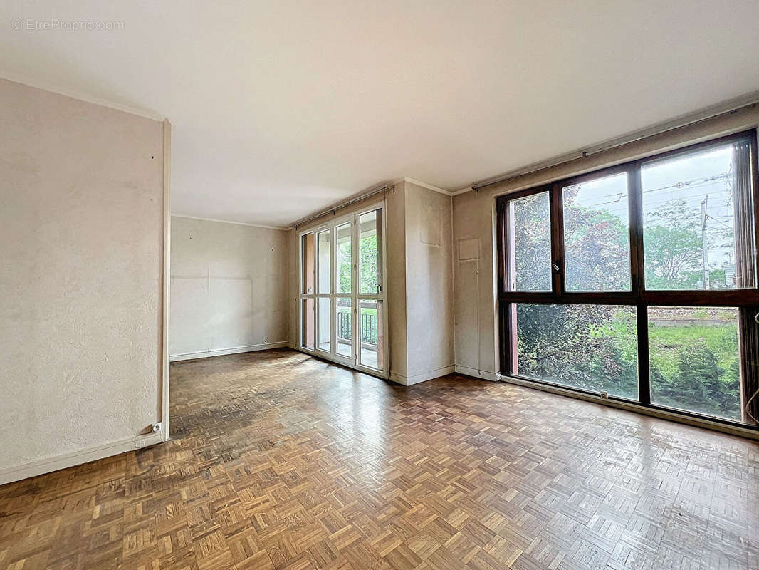 Appartement à SURESNES