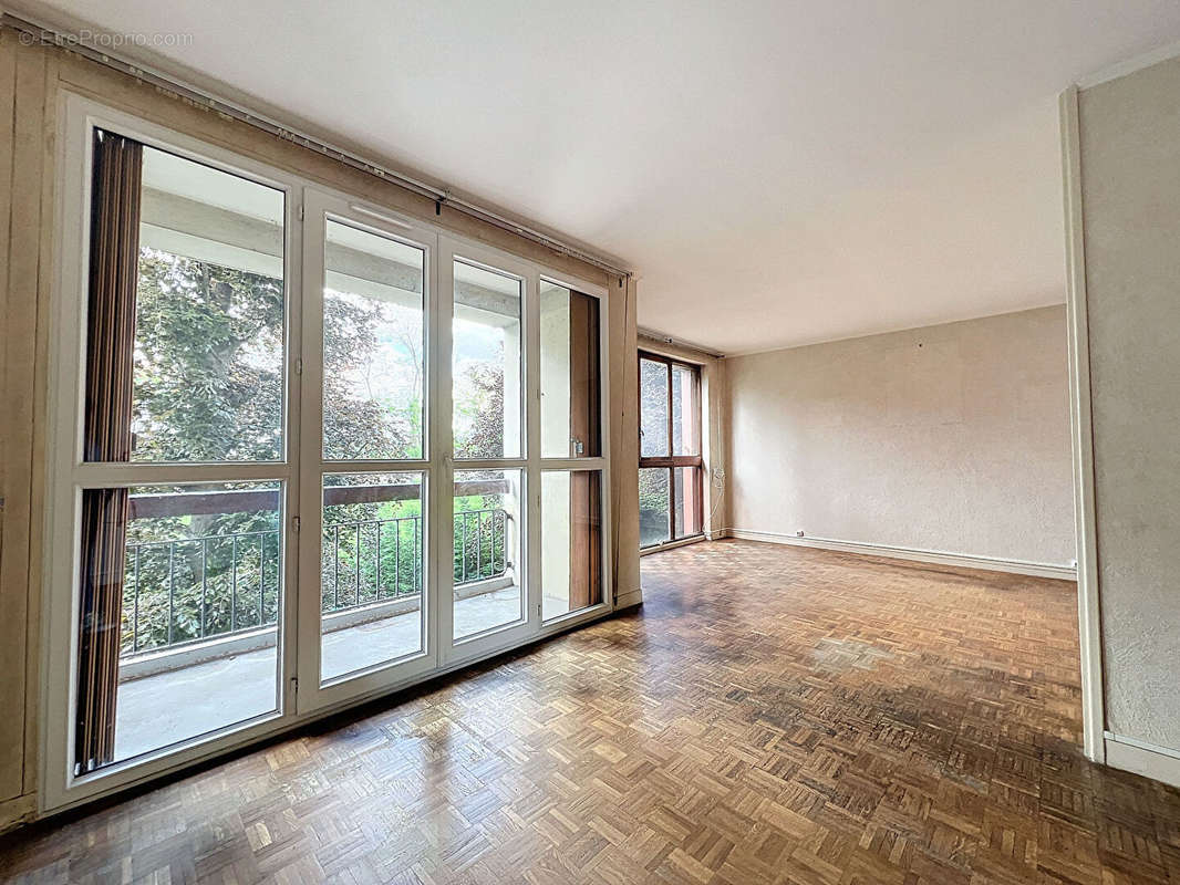 Appartement à SURESNES