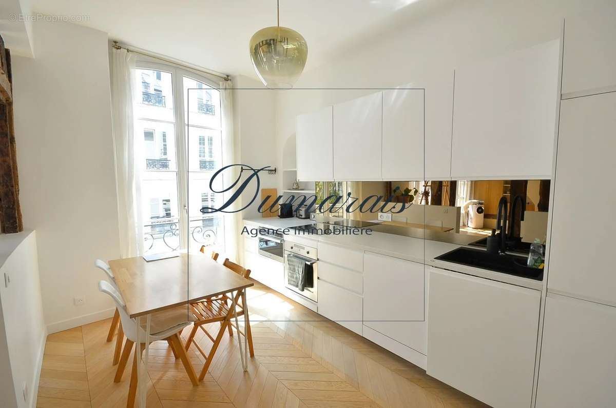 Appartement à PARIS-4E